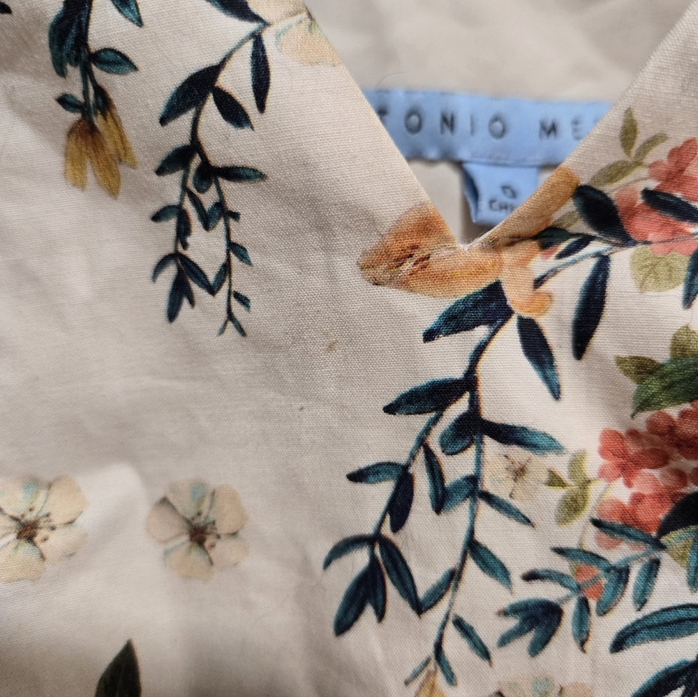 Antonio Melani• Cream Colored Floral Blouse. Sz 0 - Picture 3 of 7